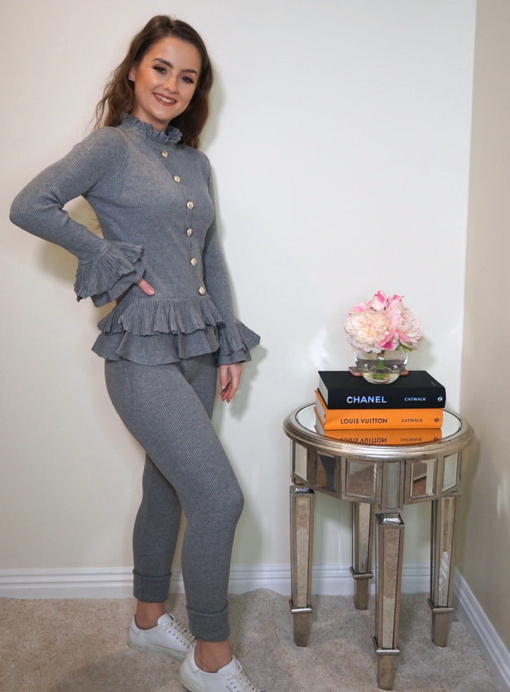 Styled Clothing Grey Loungeset with gold buttons and pleated cuffs